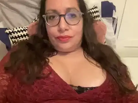 Snapshot of RosaFreya chatting on September 23, 2025, 6:59 pm RosaFreya online show from September 23, 2025, 6:59 pm