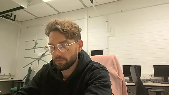 SweetBoyToy online show from September 26, 2025, 12:28 am