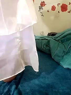 Snapshot of Onni_19 chatting on November 23, 2025, 6:29 pm Onni 19 online show from November 23, 2025, 6:29 pm