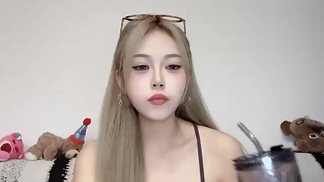 Snapshot of XingKongCOCO-107 chatting on October 16, 2025, 11:07 am XingKongCOCO-107 online show from October 16, 2025, 11:07 am