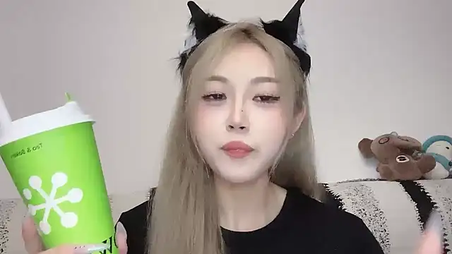 Snapshot of XingKongCOCO-107 chatting on October 8, 2025, 11:34 am XingKongCOCO-107 online show from October 8, 2025, 11:34 am