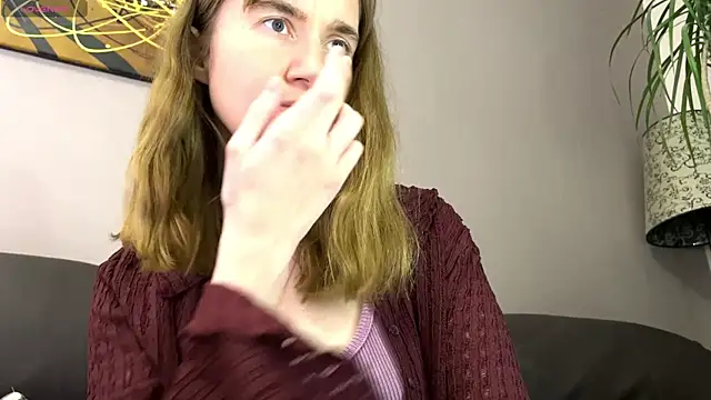 velina   online show from October 5, 2025, 8:32 pm