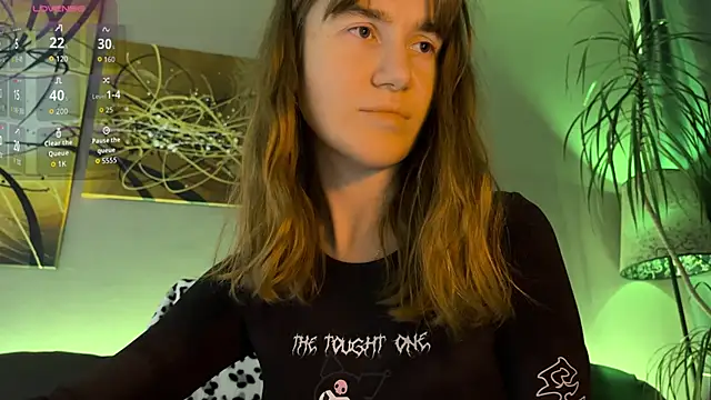 velina   online show from December 22, 2025, 5:46 pm