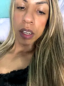 Snapshot of gataloiraa chatting on November 1, 2025, 8:08 am gataloiraa online show from November 1, 2025, 8:08 am