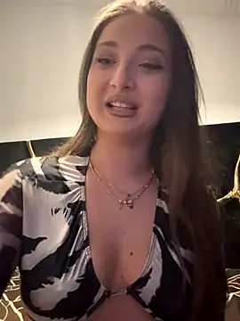 Snapshot of RebekaRose chatting on October 13, 2025, 10:32 pm RebekaRose online show from October 13, 2025, 10:32 pm