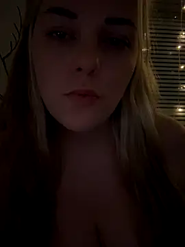 ItsLxsa online show from November 2, 2025, 10:48 pm