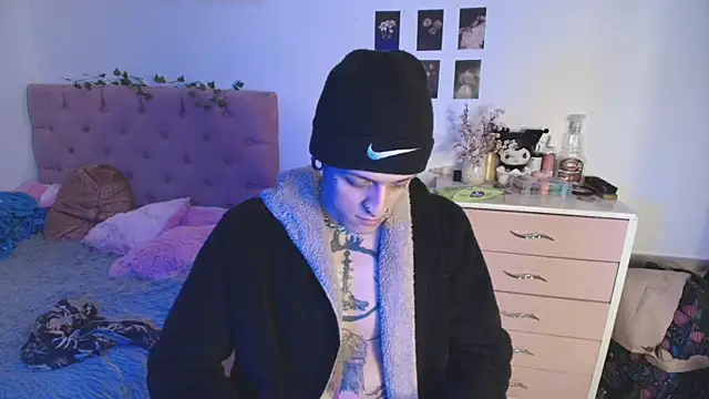 Snapshot of 2cyboy_ chatting on October 11, 2025, 9:38 pm 2cyboy  online show from October 11, 2025, 9:38 pm