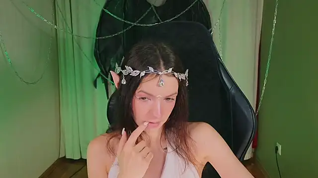 Loona Eclipse online show from October 30, 2025, 8:50 pm