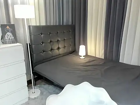 Blaire Samantha online show from December 2, 2025, 7:54 am