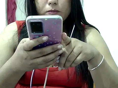 Snapshot of Mon-Luv chatting on February 15, 2026, 8:57 am Mon-Luv online show from February 15, 2026, 8:57 am