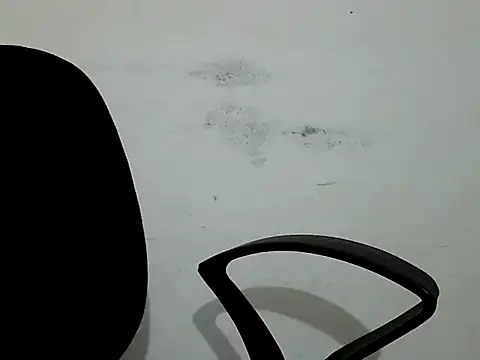 Snapshot of Mon-Luv chatting on February 26, 2026, 11:32 am Mon-Luv online show from February 26, 2026, 11:32 am