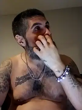 hornylatino702 online show from January 7, 2026, 11:37 am