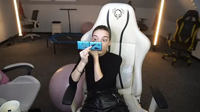 Snapshot of _Lili_054 chatting on October 9, 2025, 10:27 am  Lili 054 online show from October 9, 2025, 10:27 am