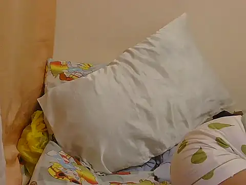 Lovelyclaya online show from April 8, 2026, 1:12 pm