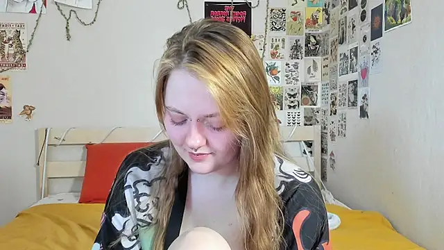 Snapshot of WonderConnie1 chatting on June 15, 2026, 2:23 am WonderConnie1 online show from June 15, 2026, 2:23 am