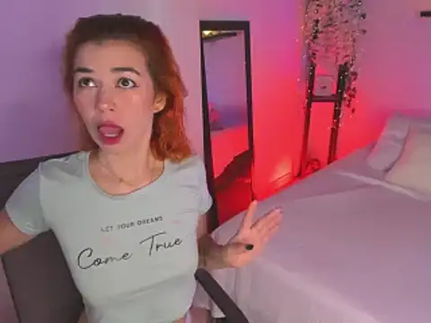 Snapshot of selene_boyer chatting on November 12, 2025, 6:45 pm selene boyer online show from November 12, 2025, 6:45 pm