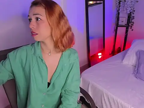 Snapshot of selene_boyer chatting on December 2, 2025, 5:03 pm selene boyer online show from December 2, 2025, 5:03 pm