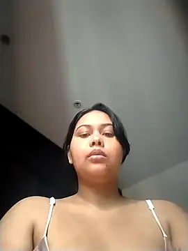 Alessandraa- online show from April 4, 2026, 7:42 pm