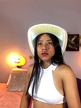 Snapshot of SophieW1 chatting on October 24, 2025, 12:15 pm SophieW1 online show from October 24, 2025, 12:15 pm