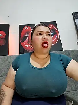 SafiroFer online show from December 17, 2025, 9:09 pm