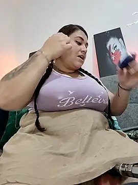 SafiroFer online show from November 4, 2025, 9:07 pm