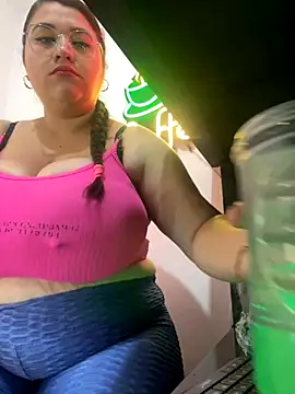 SafiroFer online show from September 9, 2025, 9:02 pm