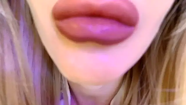 Snapshot of Politeeliza chatting on June 8, 2026, 7:58 pm Politeeliza online show from June 8, 2026, 7:58 pm