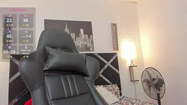 Snapshot of iamCharlotte19 chatting on October 2, 2025, 6:55 pm iamCharlotte19 online show from October 2, 2025, 6:55 pm