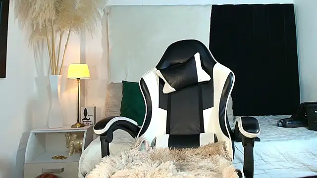 MaicolParker  online show from June 26, 2026, 12:44 pm