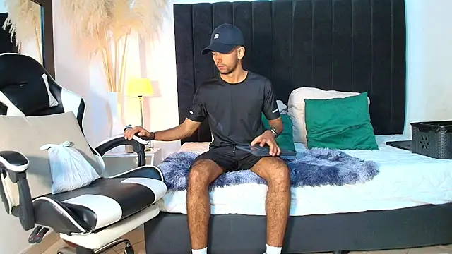 MaicolParker  online show from June 25, 2026, 12:54 pm