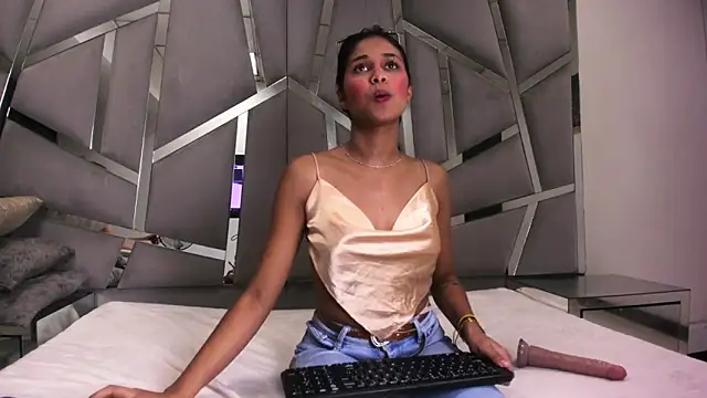 Snapshot of Amaia_Sophia chatting on November 30, 2025, 9:15 pm Amaia Sophia online show from November 30, 2025, 9:15 pm