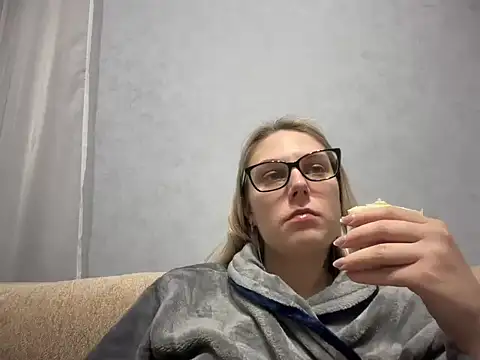 NikexPretty online show from November 26, 2025, 3:34 pm