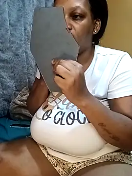 HappygalTheQueen online show from November 22, 2025, 7:46 pm