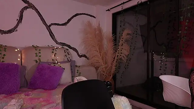 SarahCastro1  online show from December 14, 2025, 5:02 am