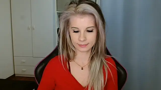 KristineGlow online show from March 22, 2026, 7:15 pm