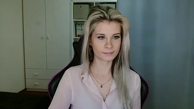 KristineGlow online show from March 2, 2026, 7:59 am