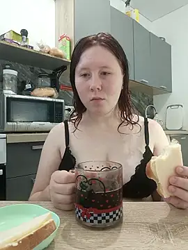 Snapshot of MiaKissy chatting on October 3, 2025, 6:59 am MiaKissy online show from October 3, 2025, 6:59 am