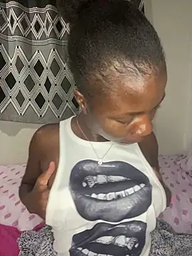 Crazyqueenxxx online show from September 18, 2025, 11:30 pm