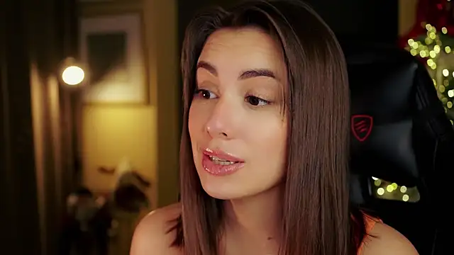 KateCarrey online show from December 21, 2025, 4:08 pm