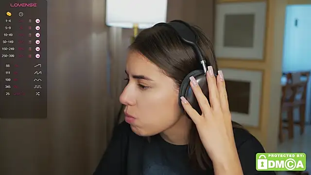 Snapshot of KateCarrey chatting on September 22, 2025, 1:28 pm KateCarrey online show from September 22, 2025, 1:28 pm