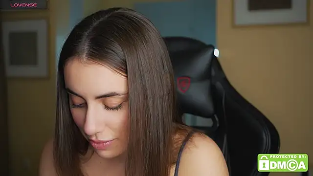 KateCarrey online show from November 3, 2025, 5:16 pm