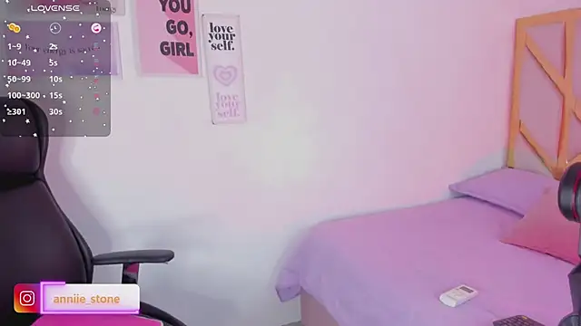 AnniEsstone online show from March 12, 2026, 9:19 pm