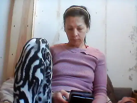 Snapshot of Milana38 chatting on May 5, 2026, 8:39 am Milana38 online show from May 5, 2026, 8:39 am