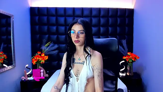 Snapshot of Dulce_Miaa_ chatting on June 17, 2026, 6:07 pm Dulce Miaa online show from June 17, 2026, 6:07 pm