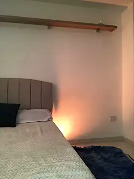 BrunnetAri  online show from October 23, 2025, 3:00 pm