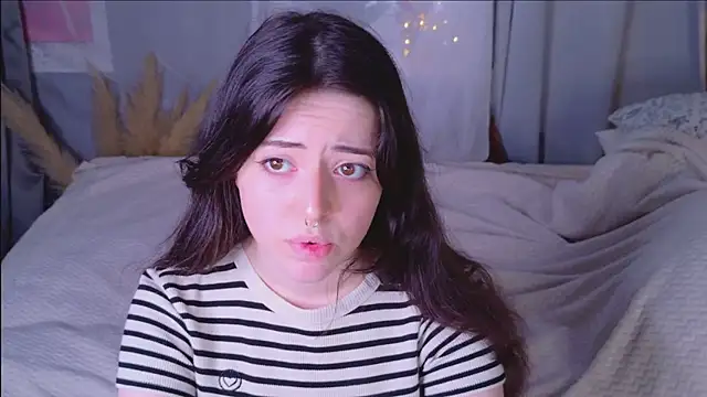 Snapshot of SoftAmora chatting on January 10, 2026, 6:53 am SoftAmora online show from January 10, 2026, 6:53 am