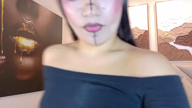 kendalFox  online show from October 31, 2025, 1:41 pm