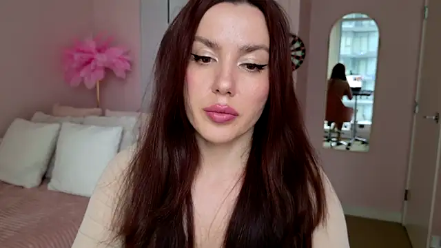 Snapshot of SirenSwitch chatting on November 12, 2025, 9:51 pm SirenSwitch online show from November 12, 2025, 9:51 pm