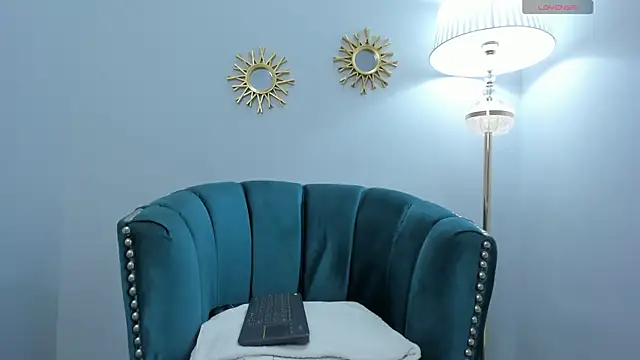 Lucia jane online show from April 16, 2026, 9:39 pm