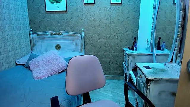 Snapshot of Lucia_jane chatting on February 28, 2026, 9:25 pm Lucia jane online show from February 28, 2026, 9:25 pm